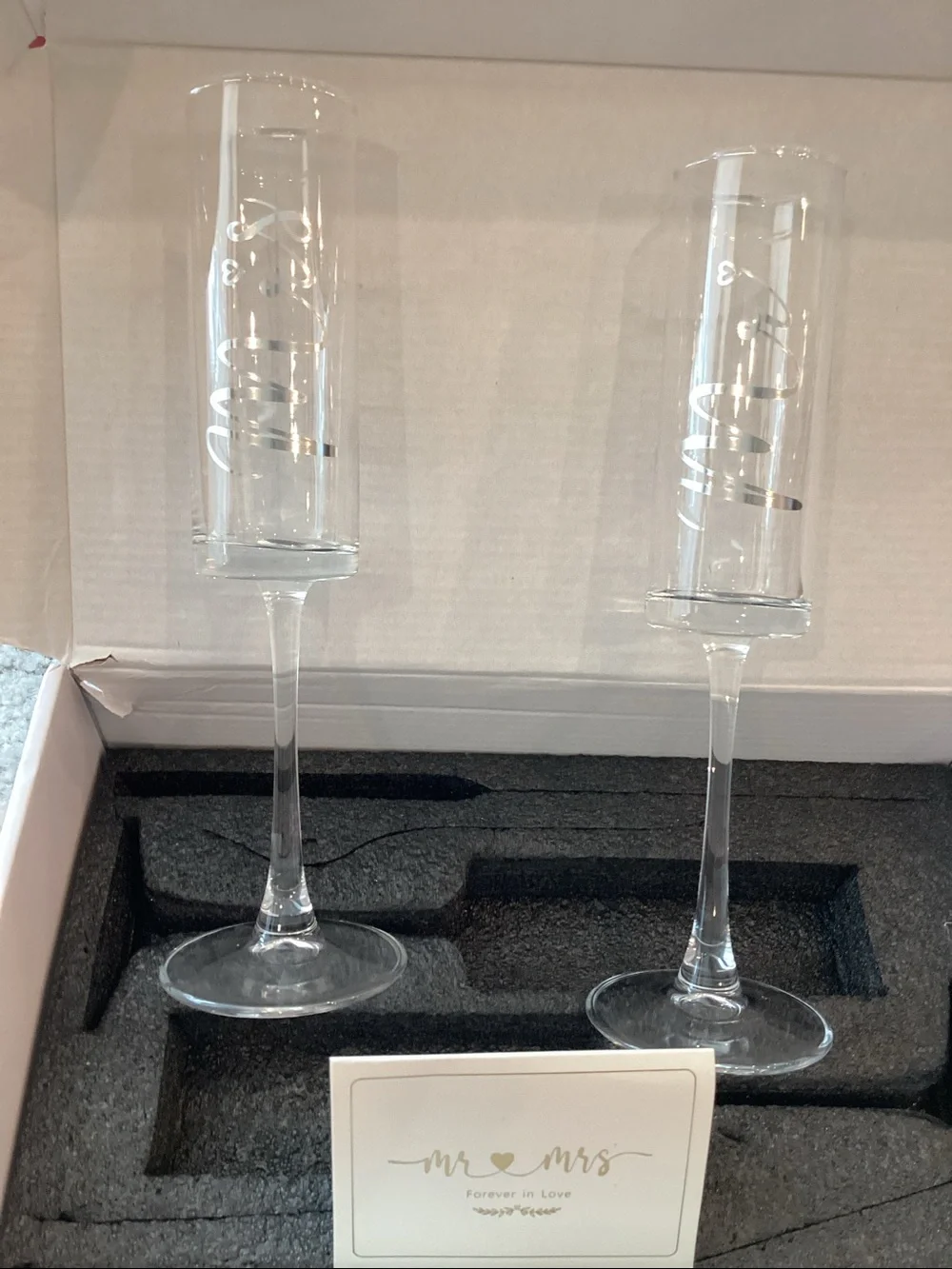 Mr. & Mrs. Script Champagne Flutes - Clear Glass - Silver Text